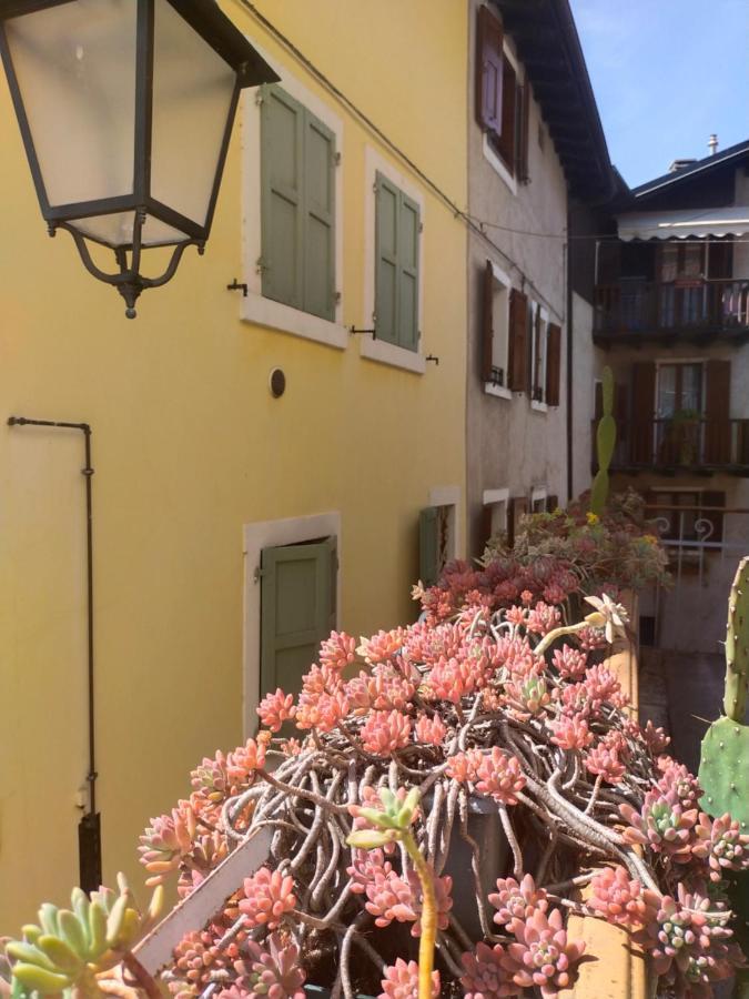 La Tana Dell'Artista Hotel Arco Exterior photo
